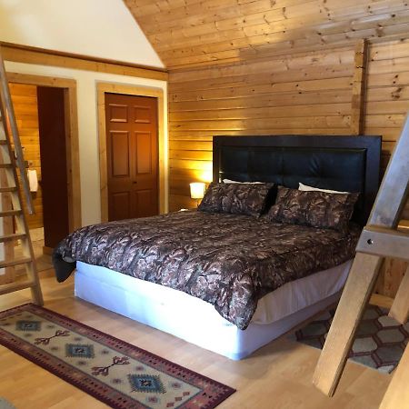 Camels Hump Guest Ranch Lumby Exteriör bild