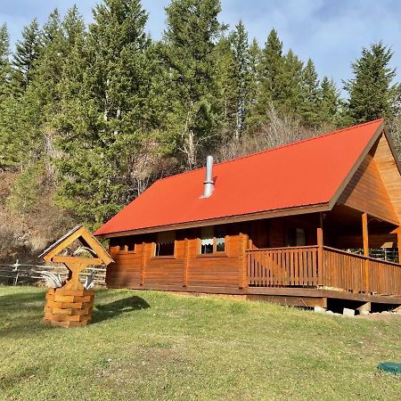 Camels Hump Guest Ranch Lumby Exteriör bild
