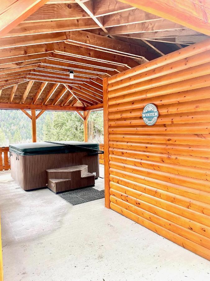 Camels Hump Guest Ranch Lumby Exteriör bild
