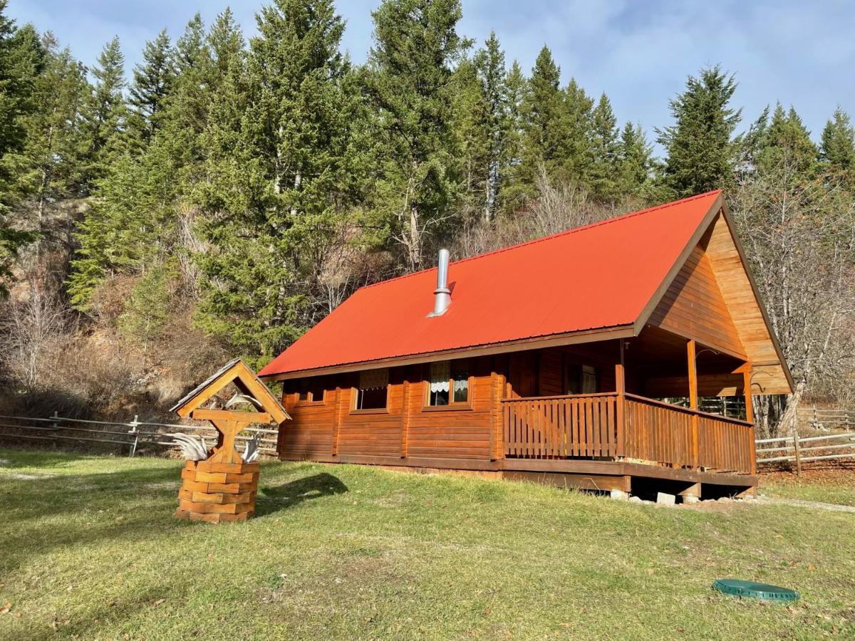 Camels Hump Guest Ranch Lumby Exteriör bild